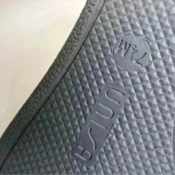 Unisa Missy Wedge Chelsea Boot slightly used, but in fabulous condition 7.5 - Picture 11 of 11